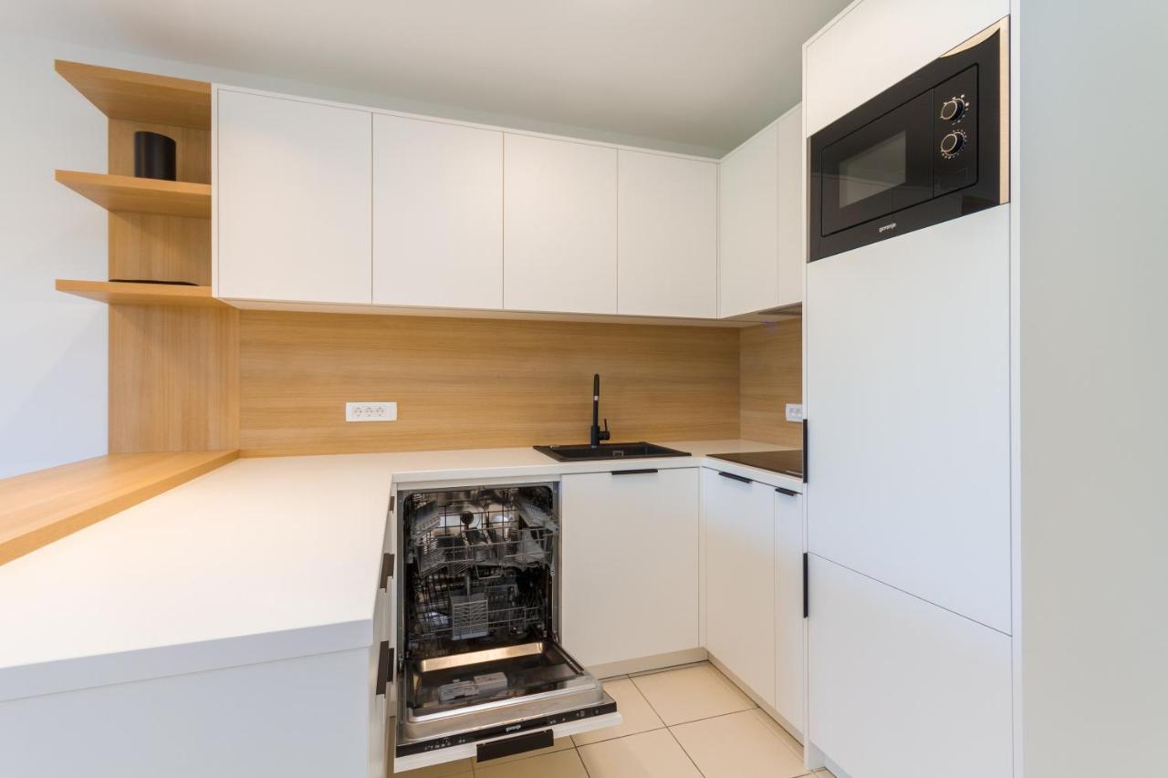 Premium Sea Side Marina Apartment By Locap Group Portorož Eksteriør bilde